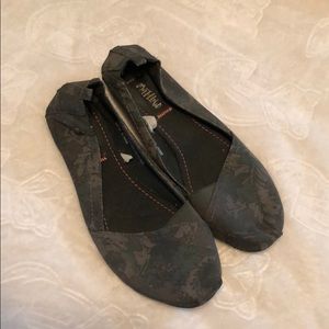 Olive green floral pattern flats